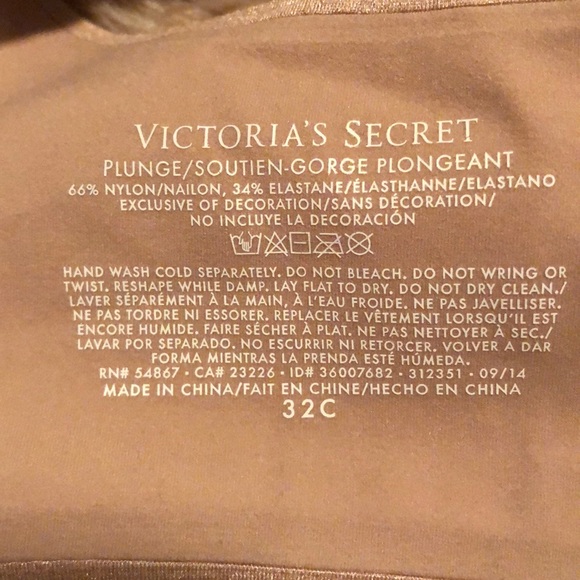 Victoria’s Secret Push-Up Plunge Bra - Picture 6 of 6